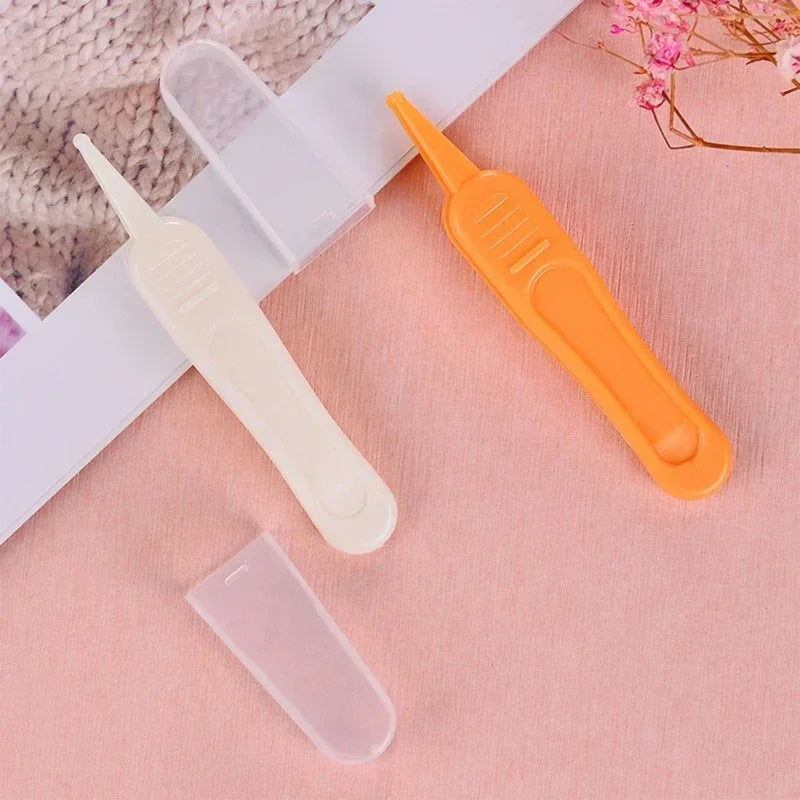 Baby Nasal Cleaning Tweezers — Rounded Tip, Anti-Slip Grip (1 pc)